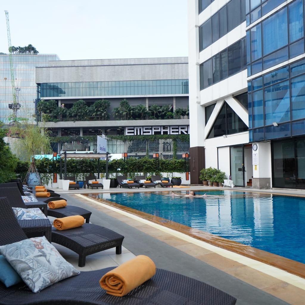Bangkok Hotel Lotus Swimming Pool 1