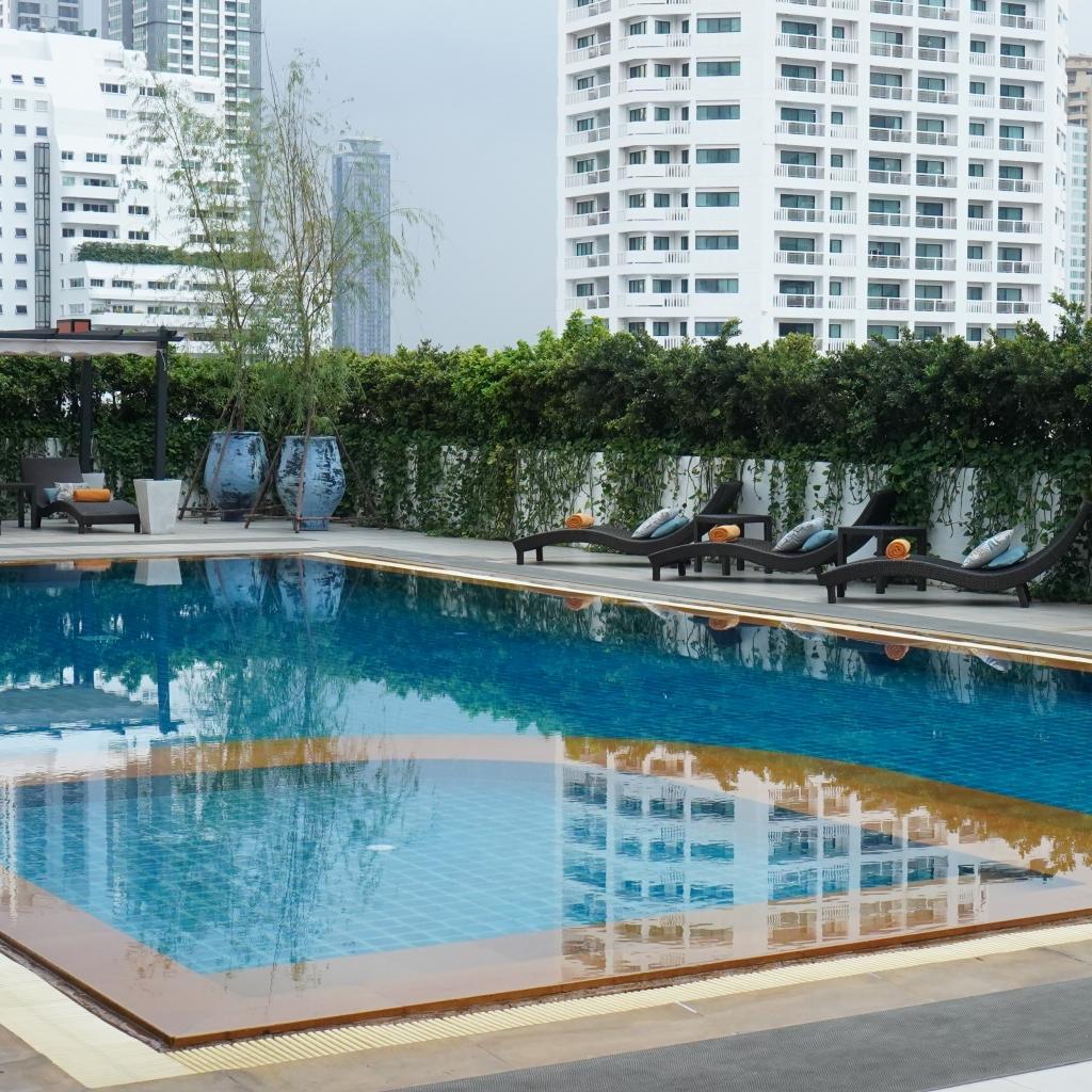 Bangkok Hotel Lotus Swimming Pool 2